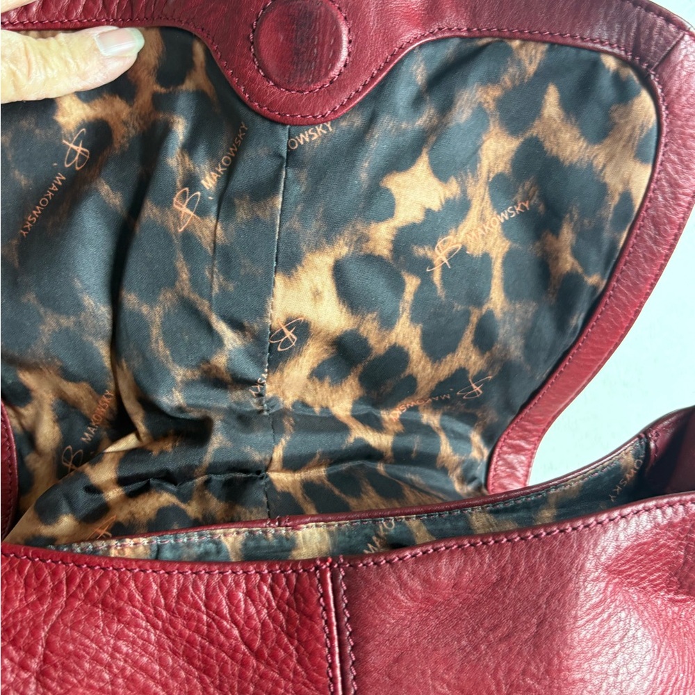 B. Makowsky Red Pebbled Leather Shoulder Bag Hobo Purse Gold Hardware - Picture 7 of 10